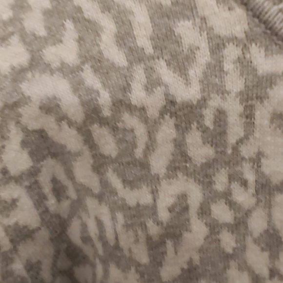 Isaac Mizrahi Live sweater - Picture 3 of 4